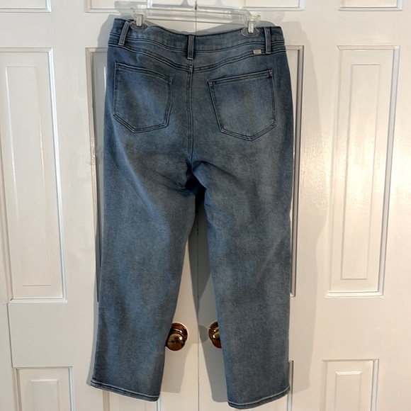 1822 DENIM High-Rise, Slim Boot Cut Jeans for Women. Size 12. - Picture 3 of 10